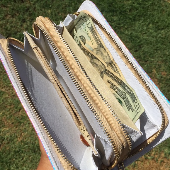 Rave Holographic Dollskill wallet - Picture 4 of 4